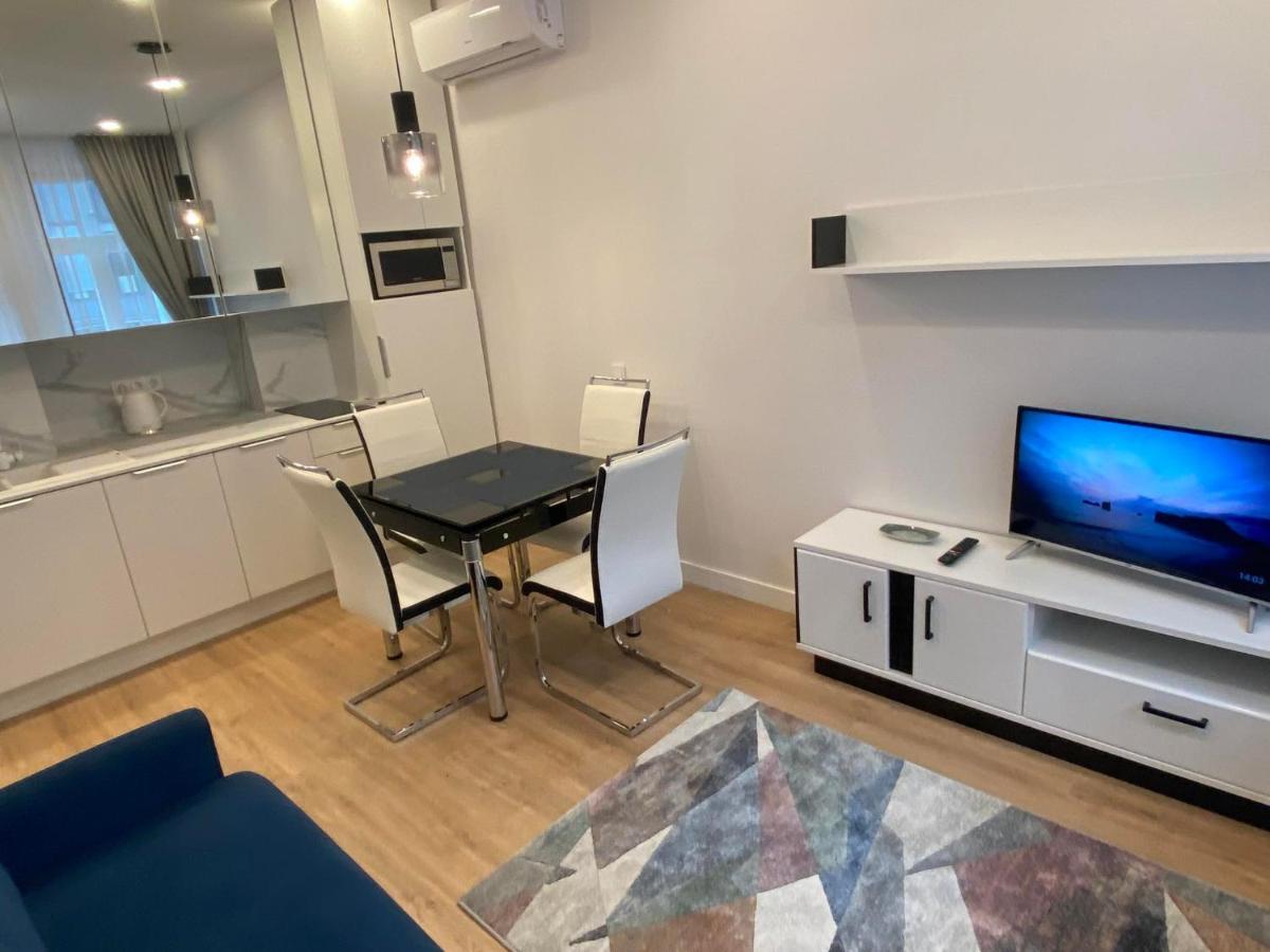 Moder Chic Apartment In Center-Prime Rentals Kaunas Exterior photo